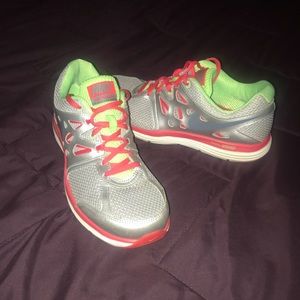 Nike dual fusion size 9!